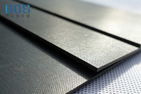 碳纤维板的密度与纤维体积含量是多少？