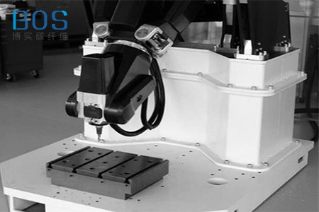 碳纤维机械臂对模压设备和模具有哪些要求？