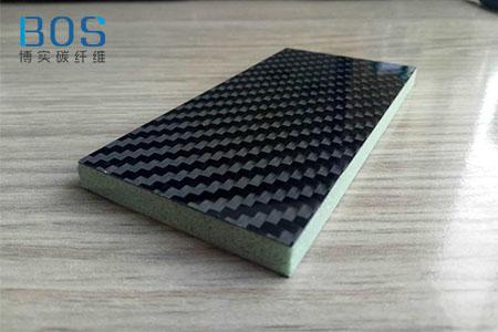 碳纤维PMI夹芯板的弯曲性能研究